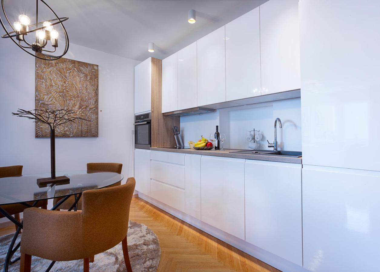 Deluxe City Center Blue Apartment Split Buitenkant foto
